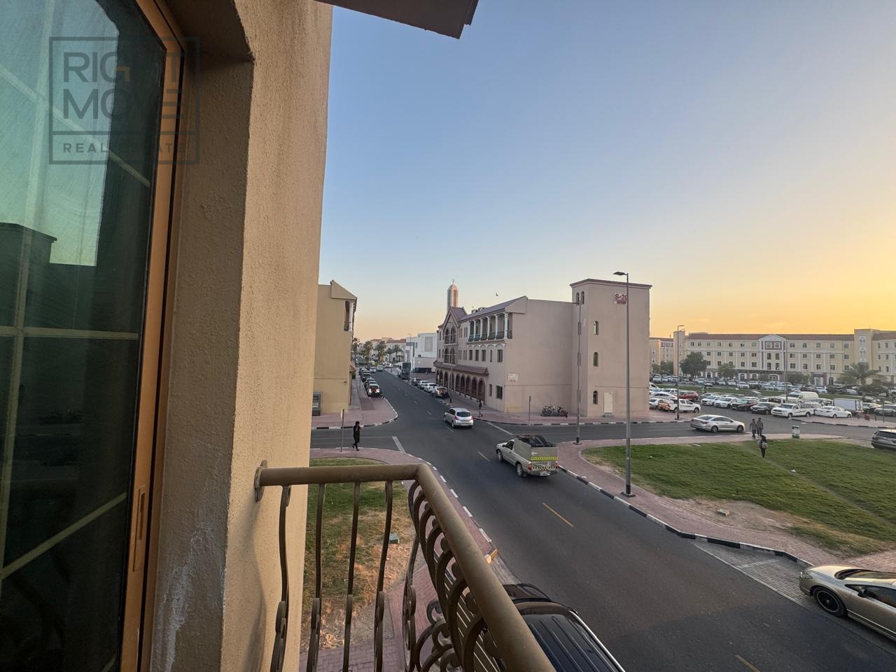 Ready Studio with Balcony, Prime Location Near Mosque