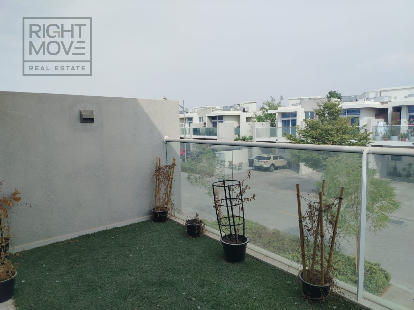Best Price | 3-BR | Single Row | L-shaped Corner photo 2