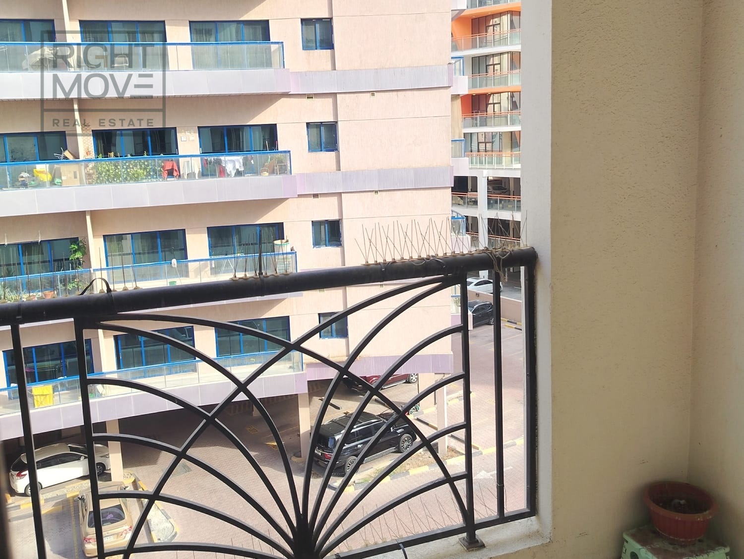 Studio in DSO | Unfurnished | Parking view photo 4