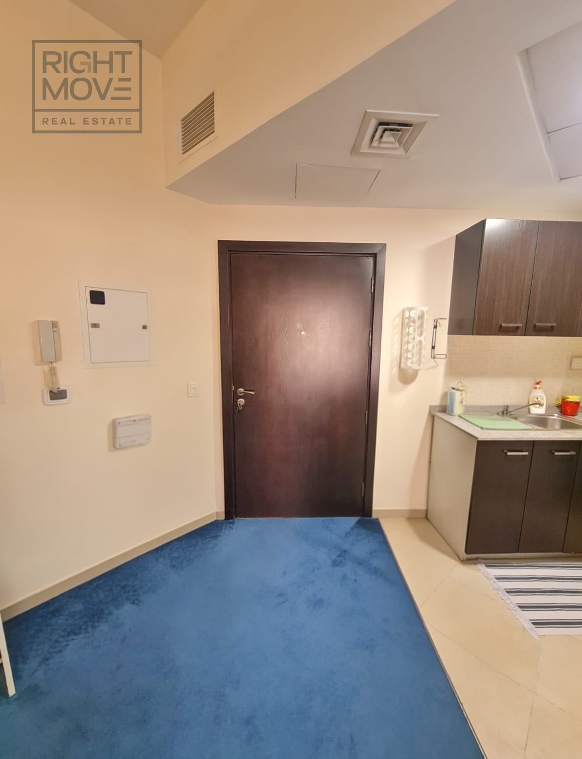 Prime Location | Family Living | Family-friendly photo 4