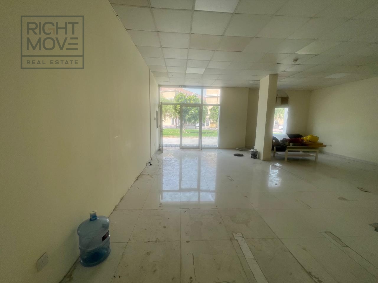 IDEAL FOR DRUG STORE, MEDICAL EQUIPMENT OR FOODSTUFF 732 Sq Ft Retail Space in France Cluster photo 3