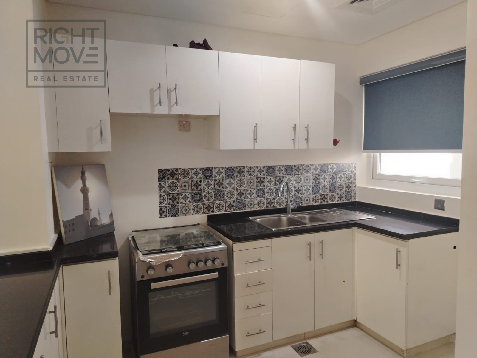 Best Price | 3-BR | Single Row | L-shaped Corner photo 5